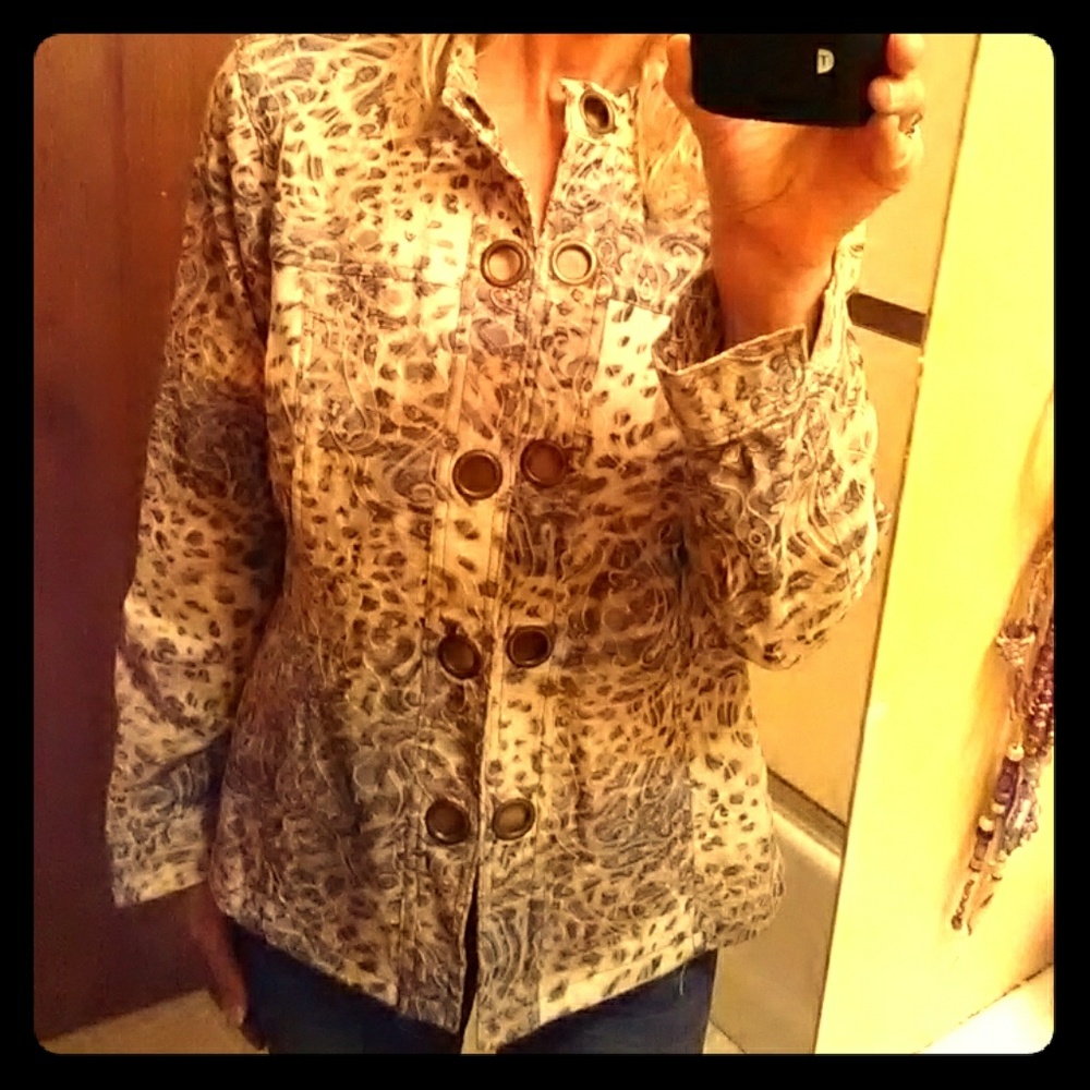 Beautifully Embroidered Jacket - Picture 2 of 4